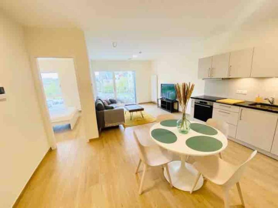 Apartamento New 2023 One Bedroom Flat W Free Parking Luxemburgo